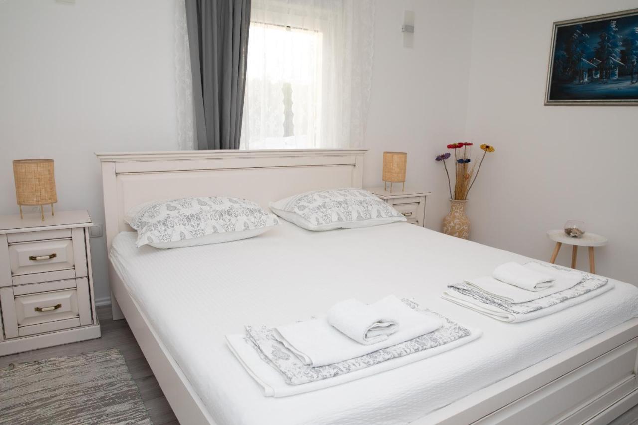Apartment Kravica Liyubuşka Dış mekan fotoğraf