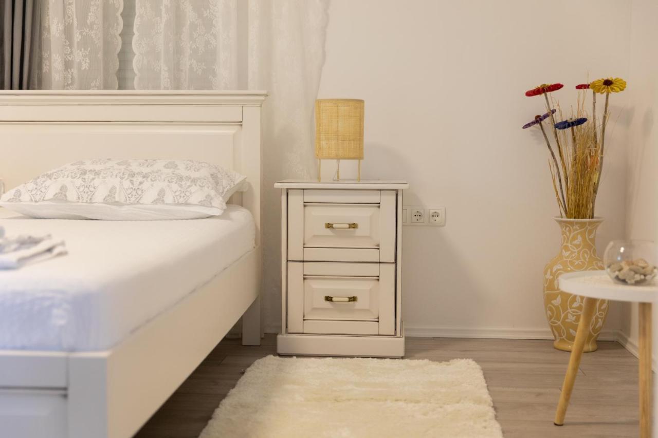 Apartment Kravica Liyubuşka Dış mekan fotoğraf