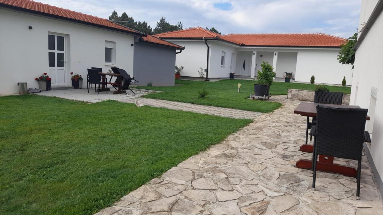 Apartment Kravica Liyubuşka Dış mekan fotoğraf