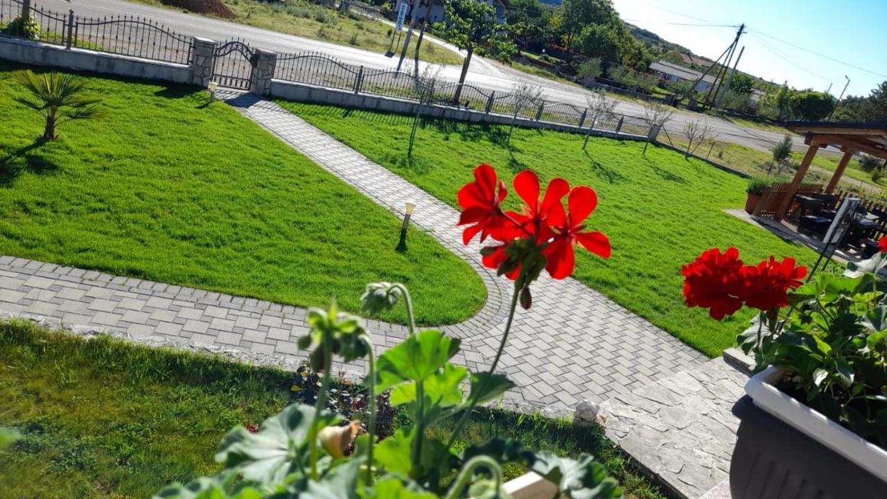 Apartment Kravica Liyubuşka Dış mekan fotoğraf