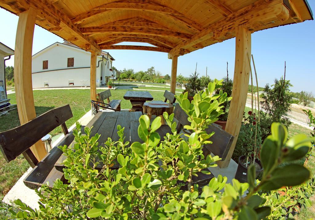 Apartment Kravica Liyubuşka Dış mekan fotoğraf