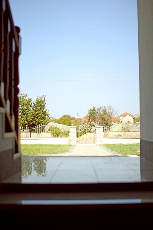 Apartment Kravica Liyubuşka Dış mekan fotoğraf