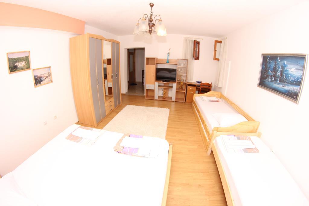 Apartment Kravica Liyubuşka Dış mekan fotoğraf